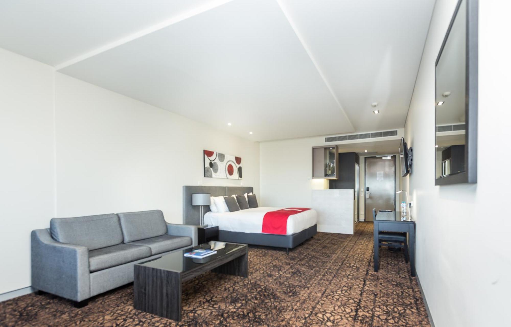 Calamvale Hotel Suites And Conference Centre Brisbane Esterno foto