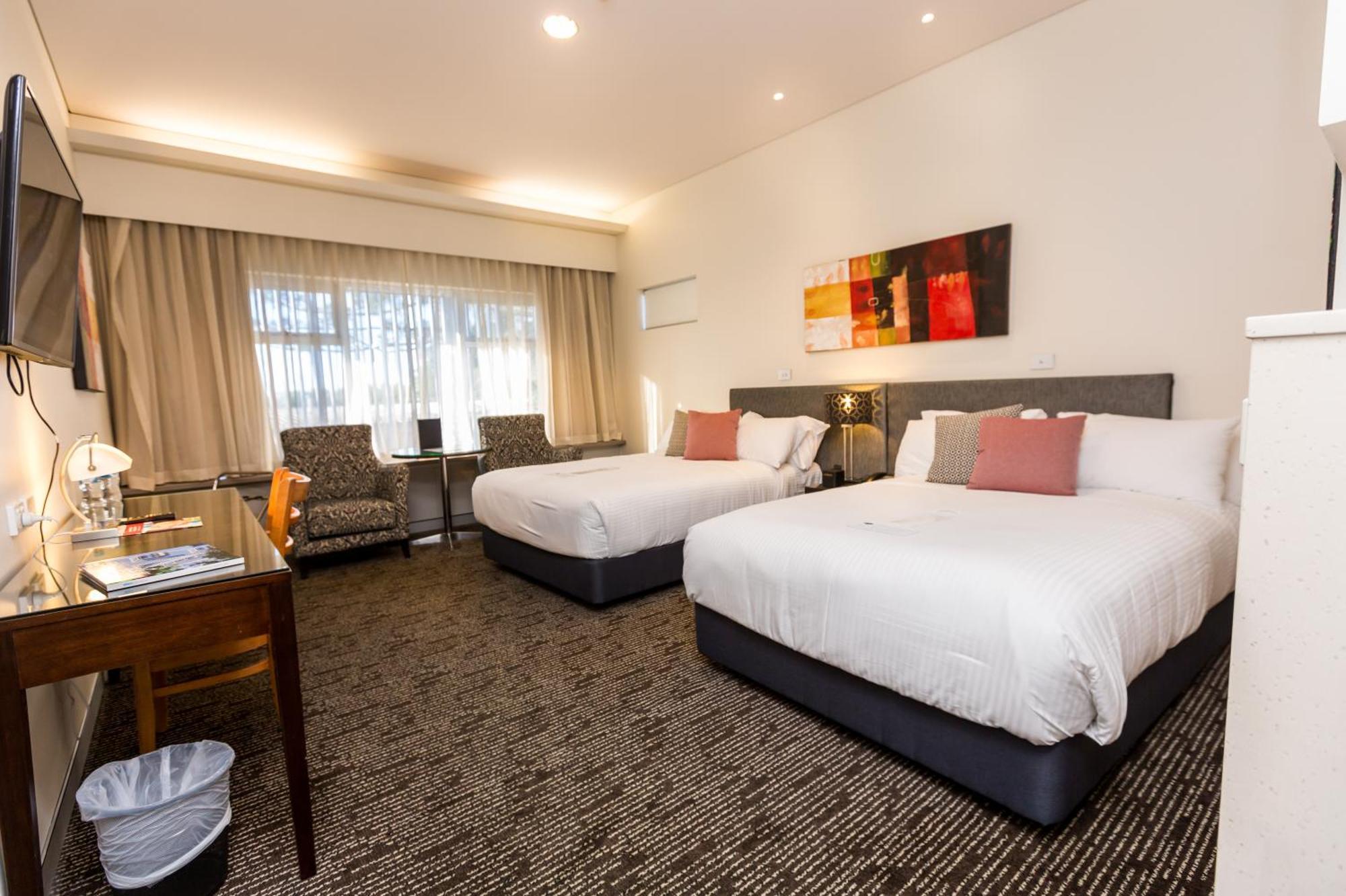 Calamvale Hotel Suites And Conference Centre Brisbane Esterno foto