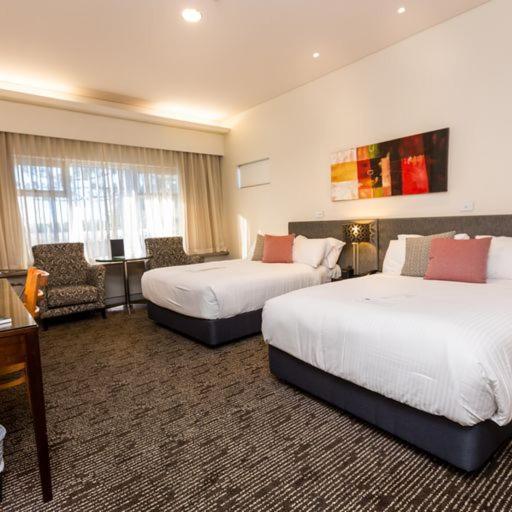 Calamvale Hotel Suites And Conference Centre Brisbane Esterno foto